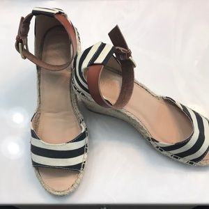 NWOT☀️Old navy canvas black and cream wedge dx 9